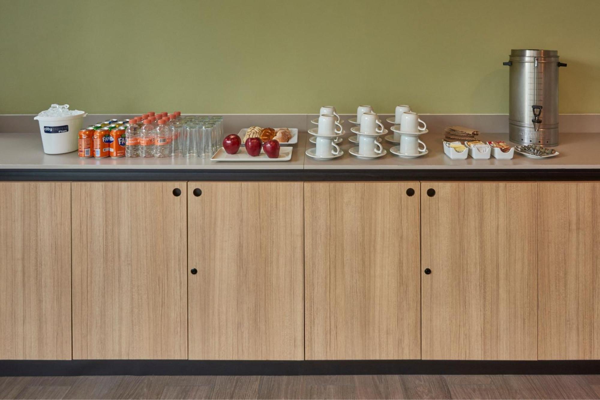 Express By Marriott Ciudad De Insurgentes Sur Hotel