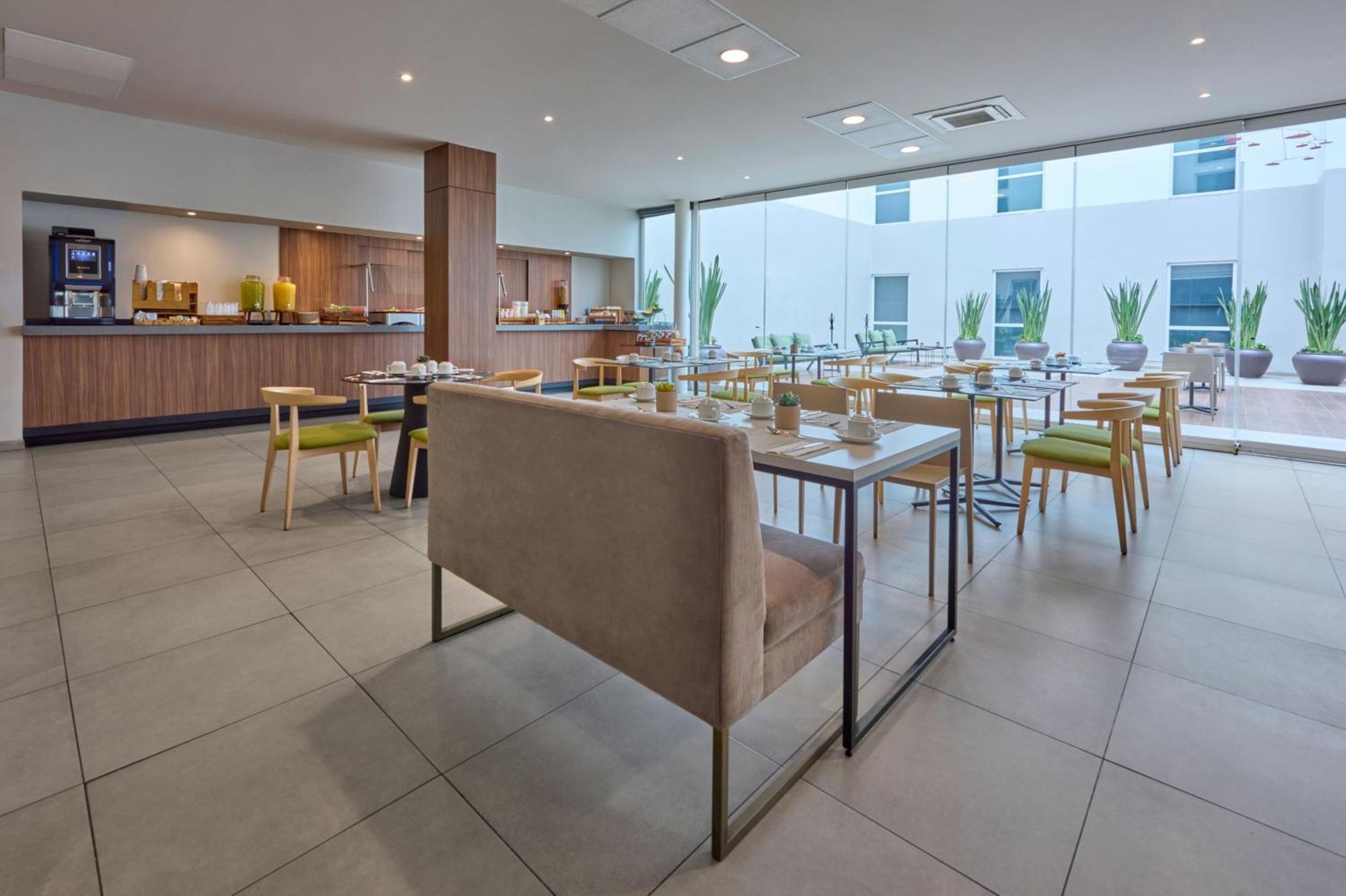 Express By Marriott Ciudad De Insurgentes Sur Hotel