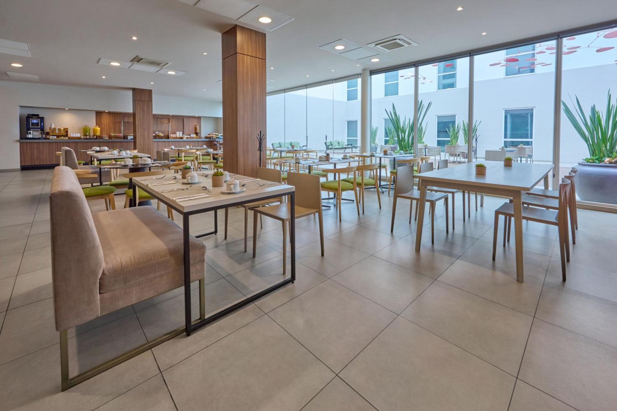 Express By Marriott Ciudad De Insurgentes Sur Hotel 3*